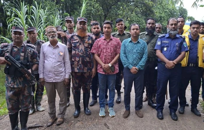 ছাতকে বালু উত্তোলনের সময় ড্রেজার বাল্কহেড জব্দ, আটক ২
